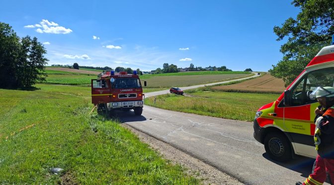 Schwerer Unfall nahe Scheyern: Auto überschlägt sich, zwei Verletzte